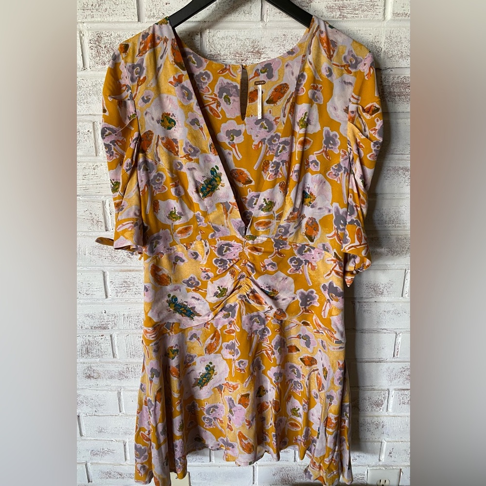 FREE PEOPLE | Women’s Glow Up Mini Dress -Yellow -Deep V-neck. Size 14.